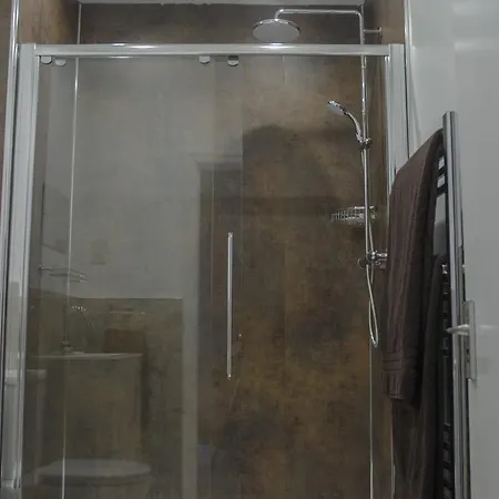 The Sun Nocleg ze śniadaniem Newton Reigny