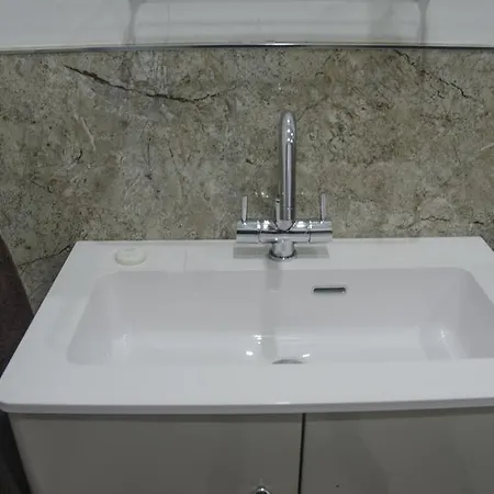 The Sun Nocleg ze śniadaniem 4*