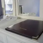 The Sun Panzió Newton Reigny