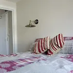 The Sun 4* Newton Reigny